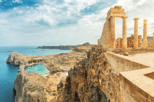 Sonne, Meer und Sparen! Fliege mit AirSERBIA von Wien aus nach Kreta, Rhodos oder Korfu und sicher dir bis zu 20% Ermäßigung.